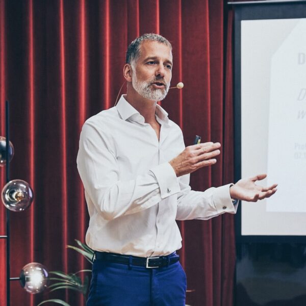 Dr. Nils Schulenburg